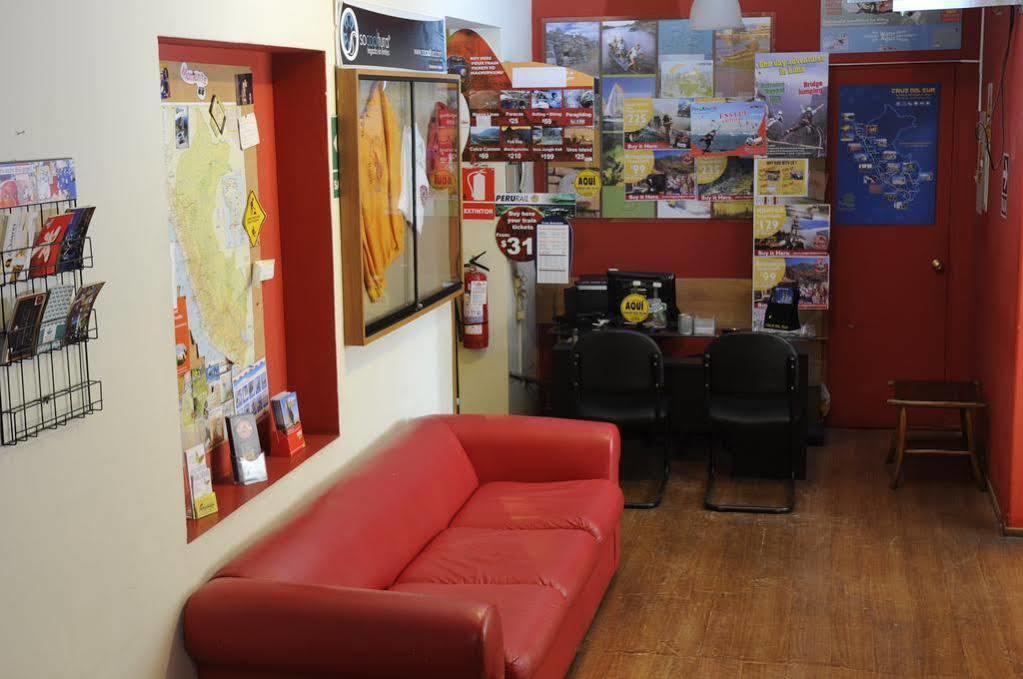 Flying Dog Hostel Lima Buitenkant foto