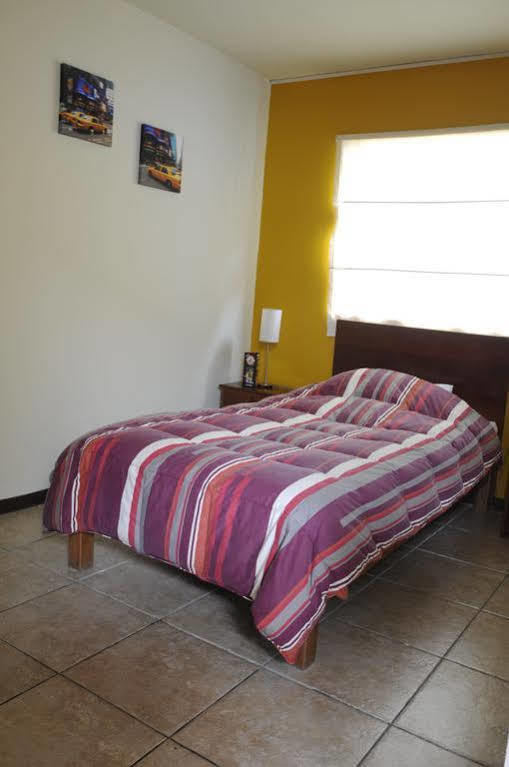Flying Dog Hostel Lima Buitenkant foto