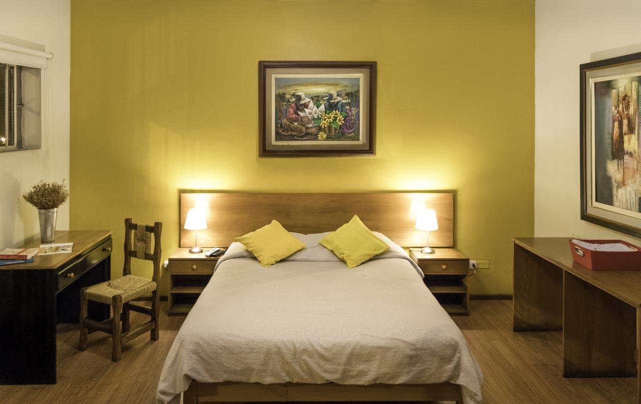 Flying Dog Hostel Lima Buitenkant foto